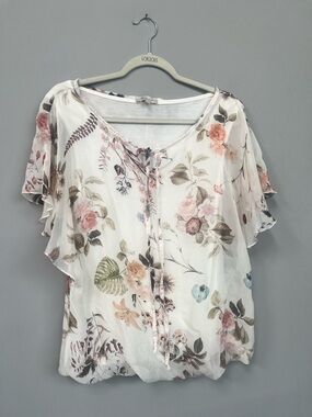 Flutter sleeve silk top